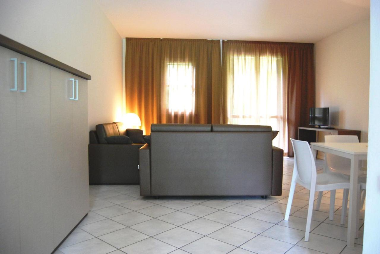 Residenze Al Colle Dei Pini Aparthotel Riccione Exteriör bild