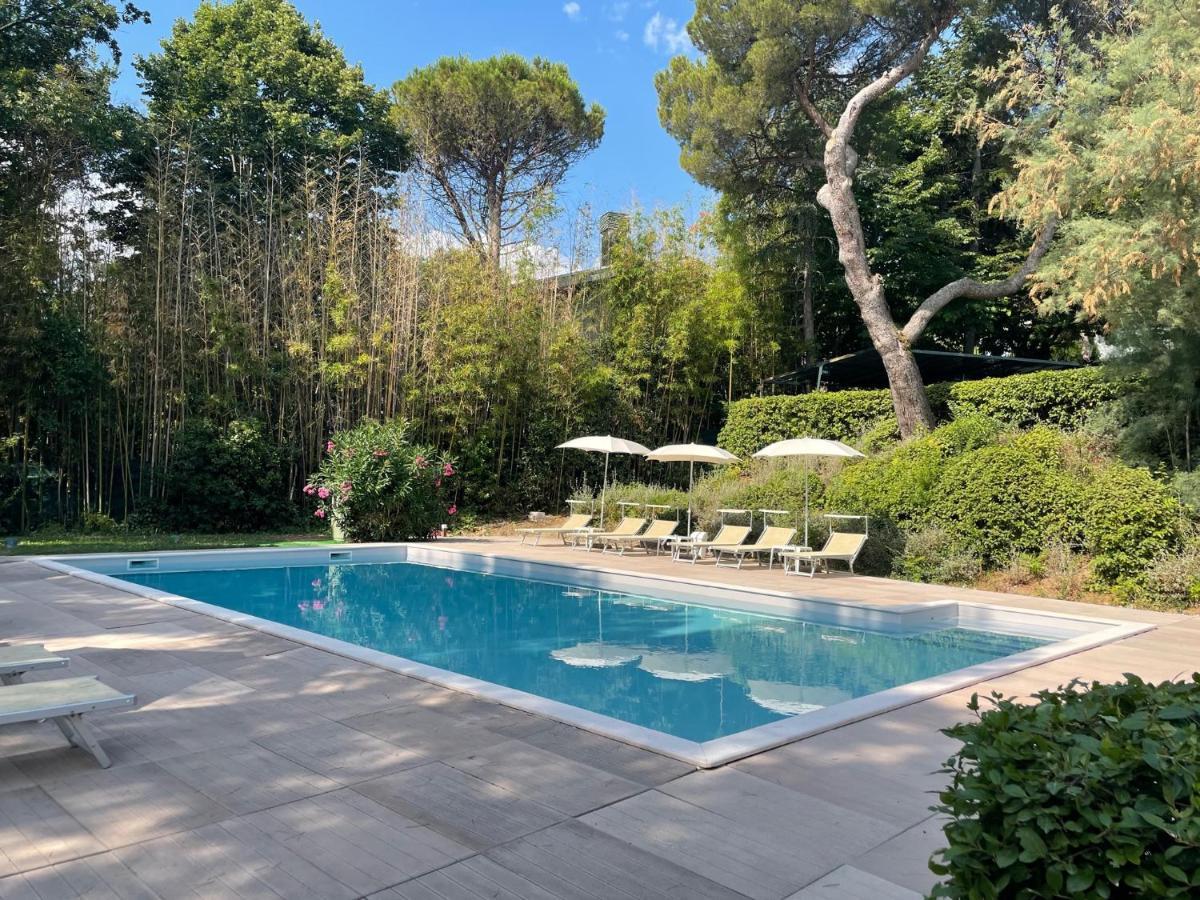 Residenze Al Colle Dei Pini Aparthotel Riccione Exteriör bild