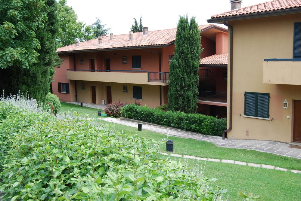 Residenze Al Colle Dei Pini Aparthotel Riccione Exteriör bild