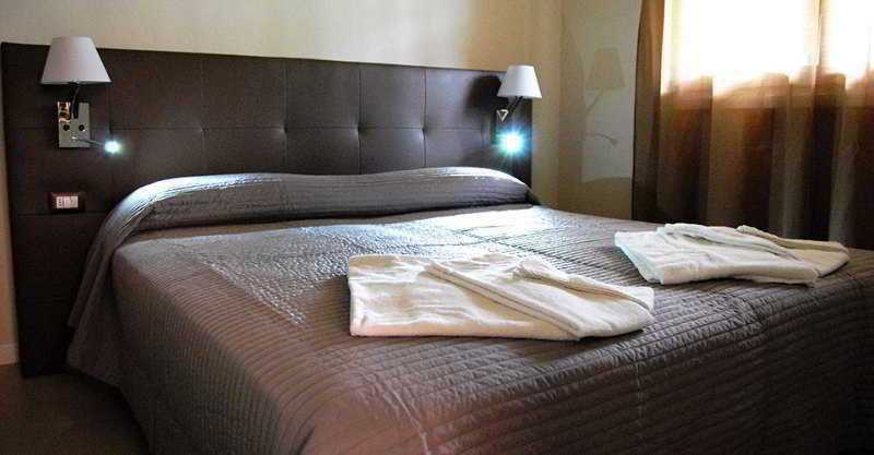 Residenze Al Colle Dei Pini Aparthotel Riccione Exteriör bild