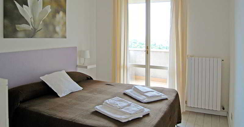 Residenze Al Colle Dei Pini Aparthotel Riccione Exteriör bild
