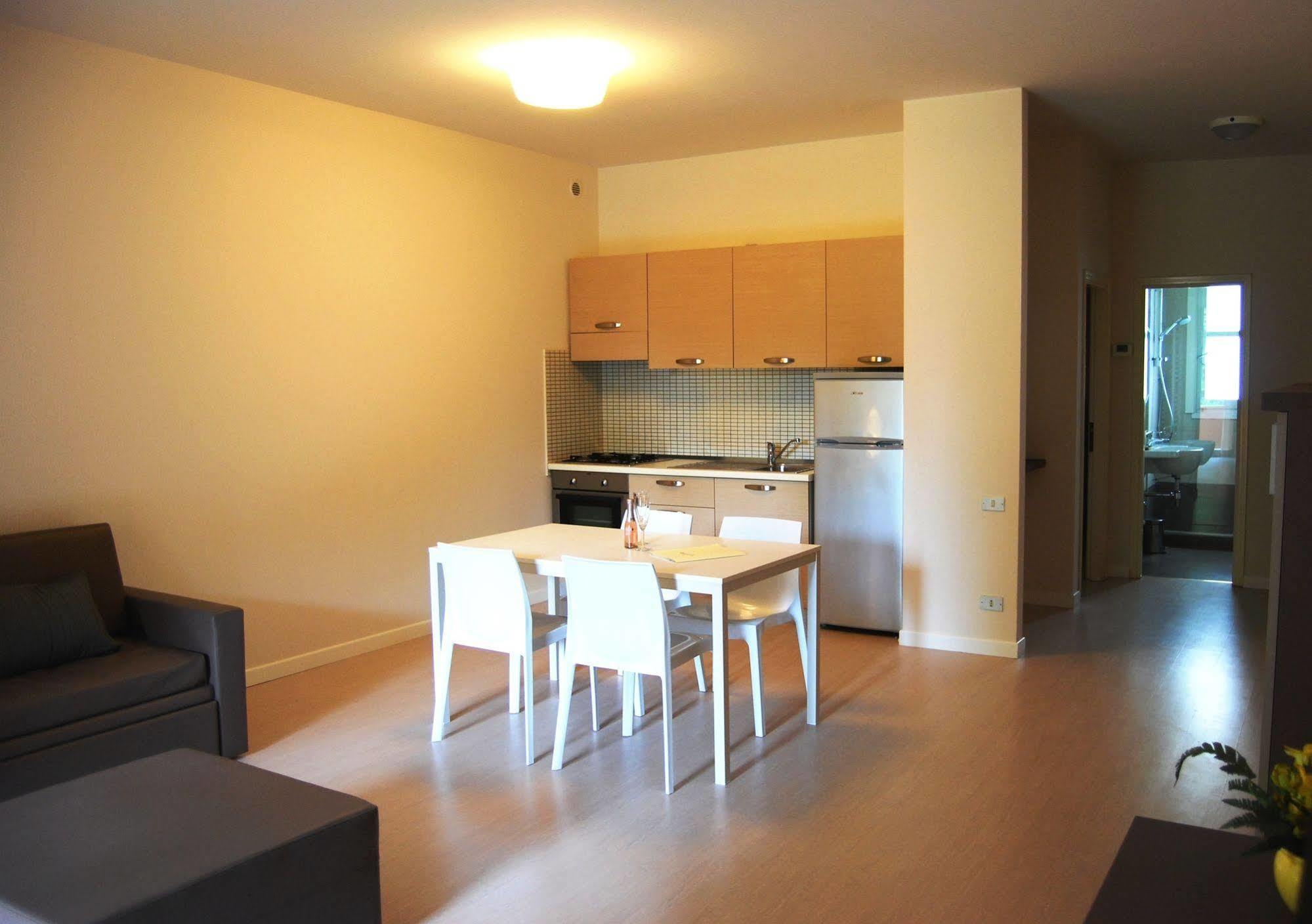 Residenze Al Colle Dei Pini Aparthotel Riccione Exteriör bild