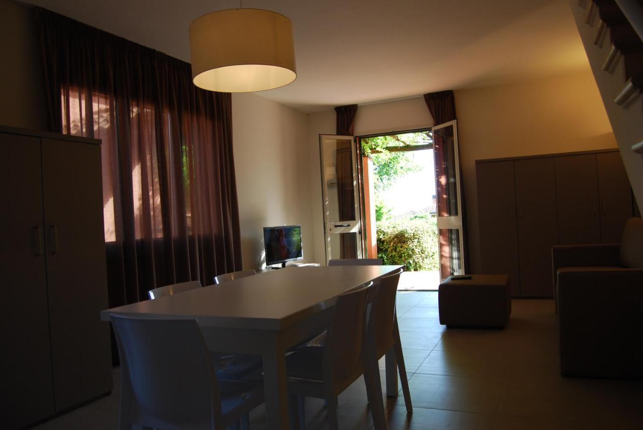 Residenze Al Colle Dei Pini Aparthotel Riccione Exteriör bild