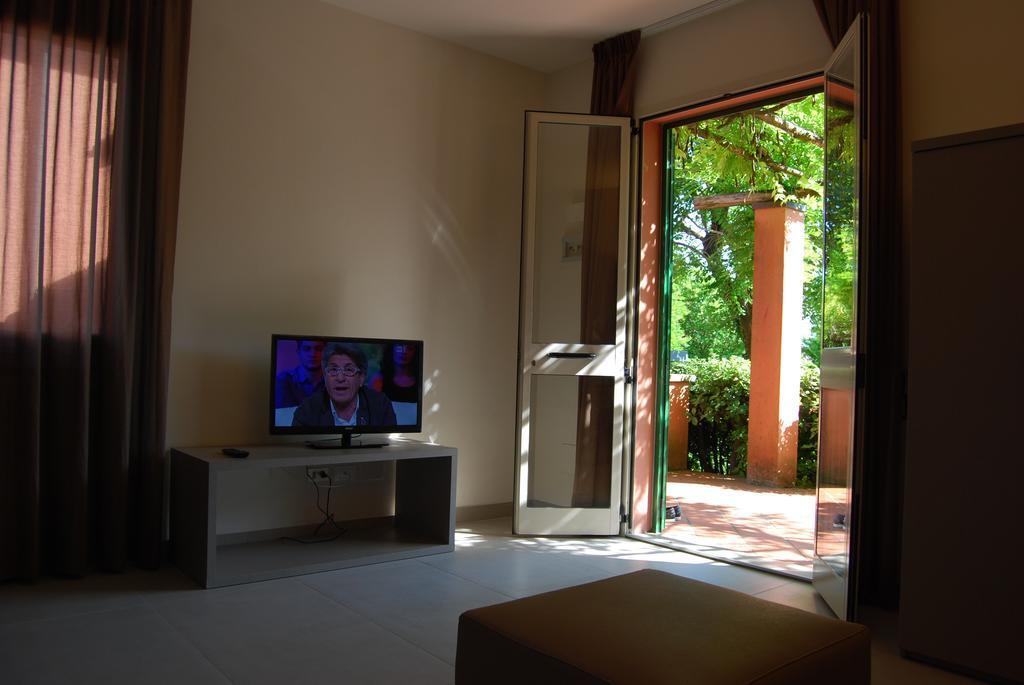 Residenze Al Colle Dei Pini Aparthotel Riccione Exteriör bild